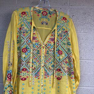 Johnny Was Yellow Embroidered Shirt Ladies Size Large  **